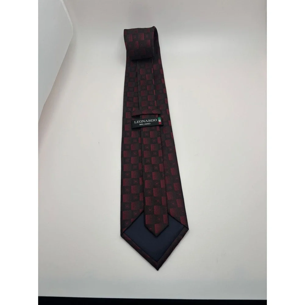 Leonardo Milano Mens Necktie Burgundy Black Geometric Grid Striped Silk Tie